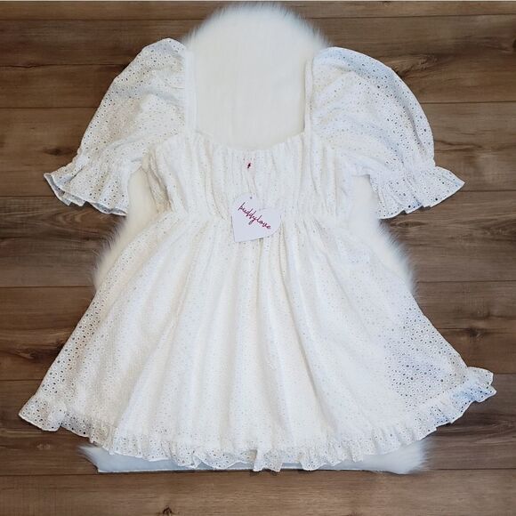 Buddy Love Valentina White Eyelet Puff Sleeve Mini Dress Size Medium NWT - Picture 9 of 12